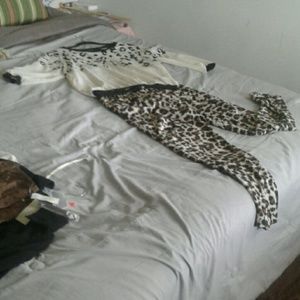 Very Cute 2Pc top and bottom set